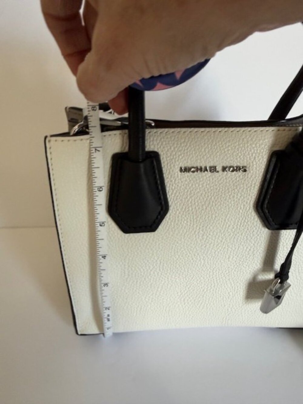 MICHAEL KORS Mercer Color-Block Crossbody - Picture 8 of 11